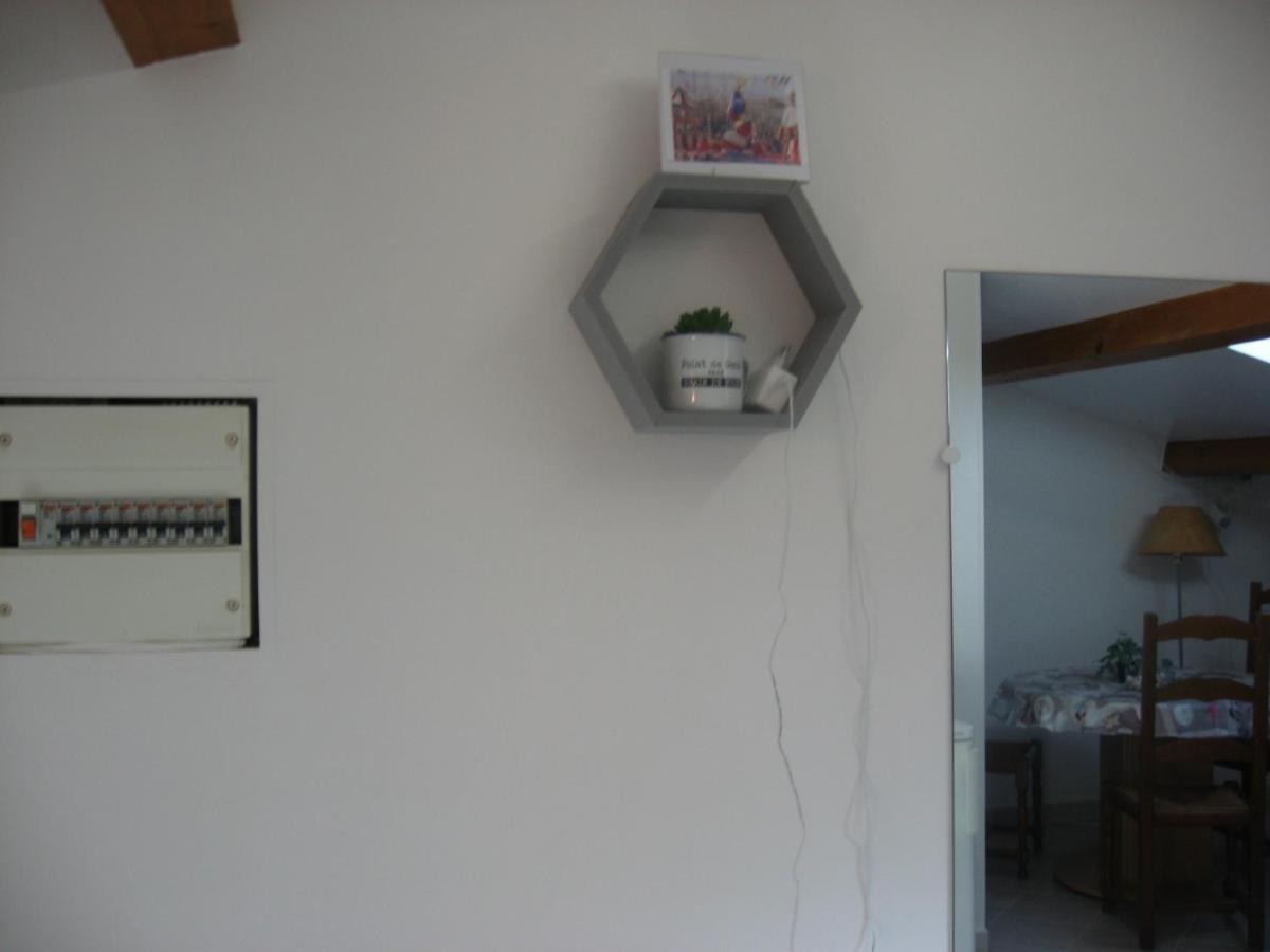 Apartamento T 2 Avec Velux Sous Les Combes De 34 M2 La Londe-les-Maures Exterior foto