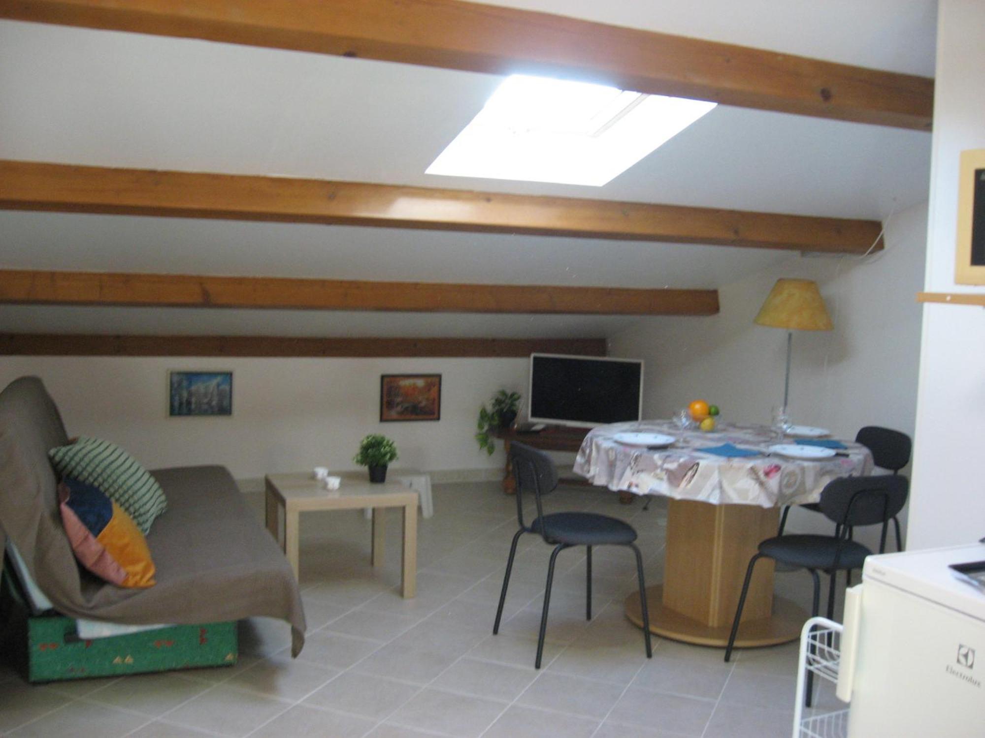 Apartamento T 2 Avec Velux Sous Les Combes De 34 M2 La Londe-les-Maures Exterior foto